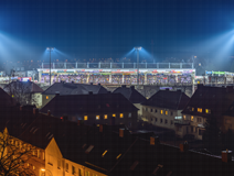 Nachtaufnahme auf die VfL-Arena im Schinkel vom Ostbunker, Stadion an der Bremer Brücke