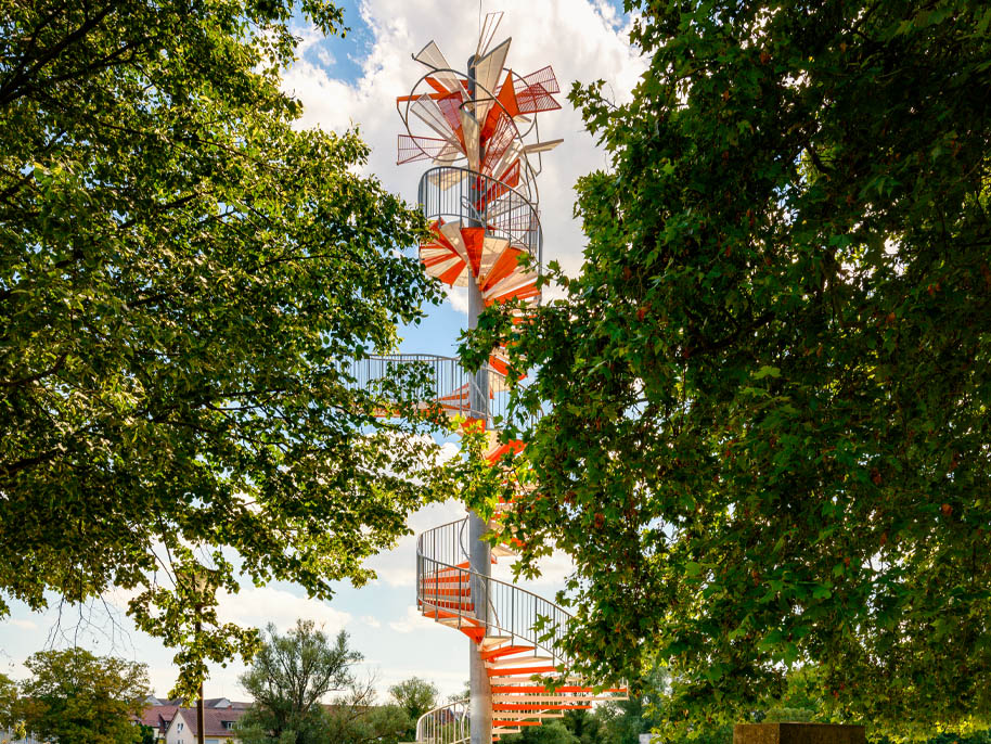 Der schiefe Berblinger Turm in Ulm
