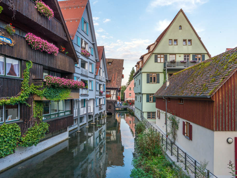 Blick von der Brücke durch das Fischerviertel