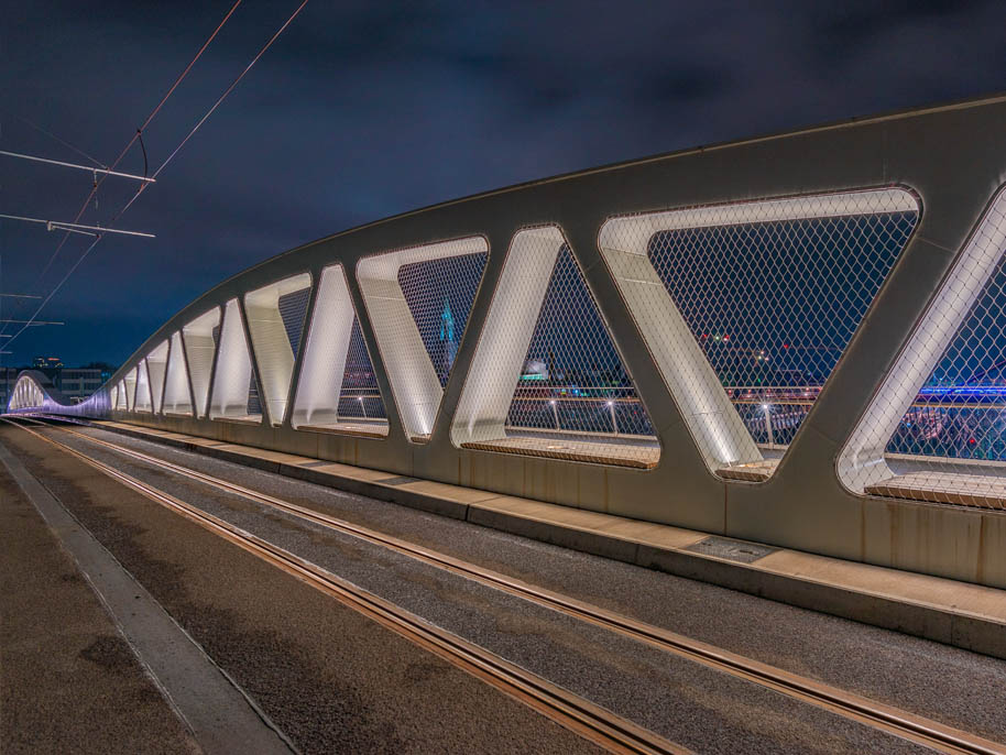 Das Schienenbett der Kienlessbergbrücke