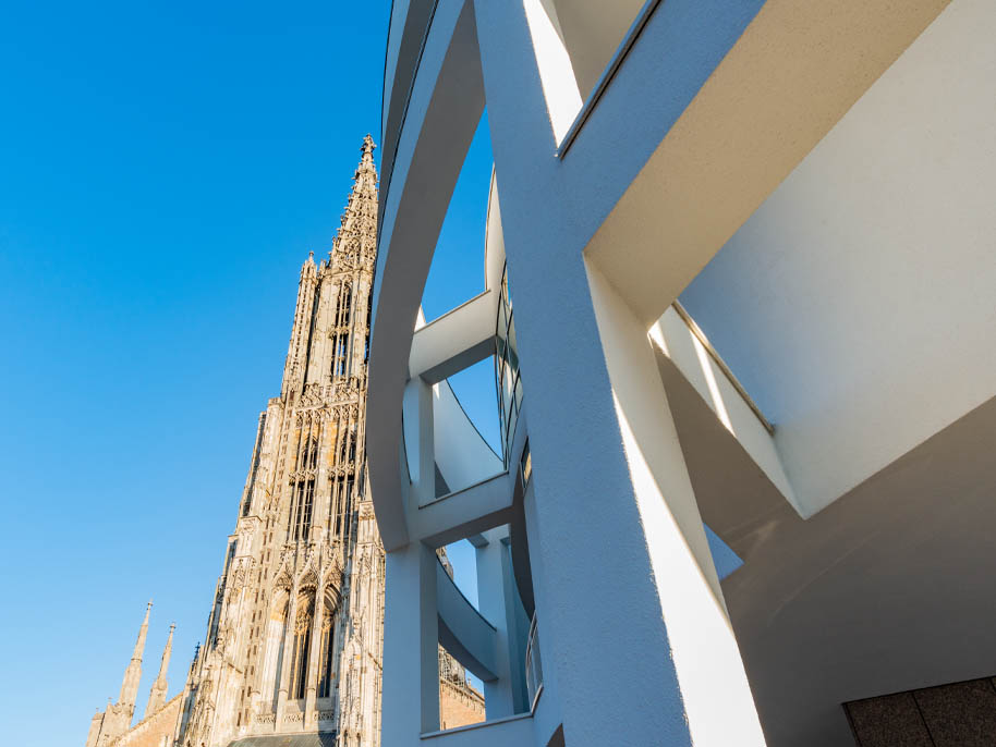 Das Stadthaus Ulm und das Ulmer Münster